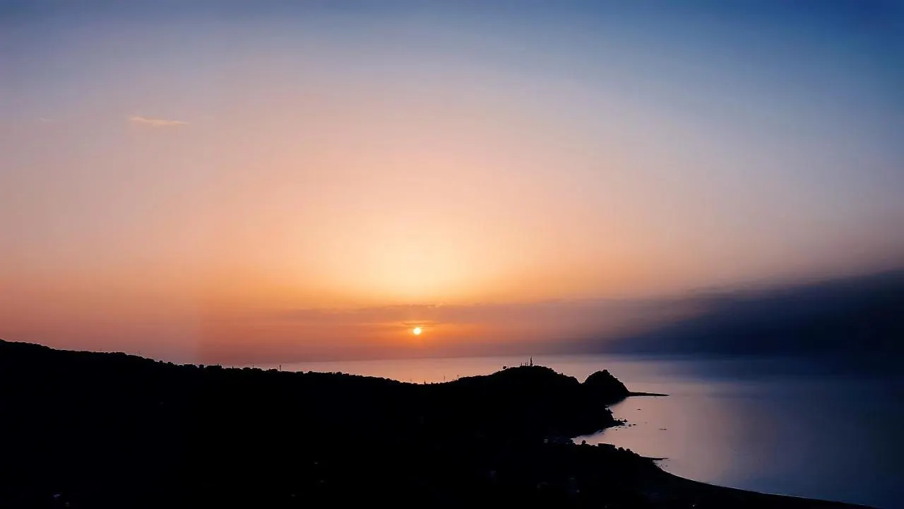 2 Bedrooms House At Scicli 150 M Away From The Beach With Furnished Terrace And Wifi Feriehus